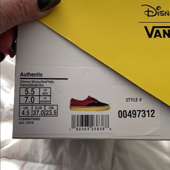 Mickey Mouse Vans - Picture 5 of 6